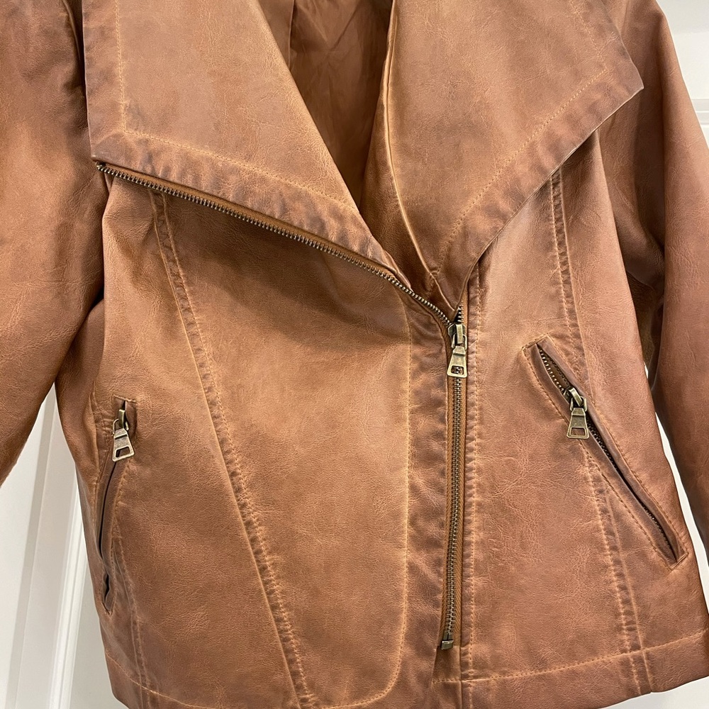 Leather jacket - Picture 2 of 5
